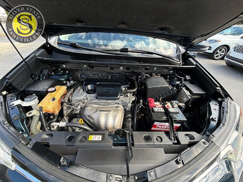Used 2018 Toyota RAV4 XLE FWD image 29