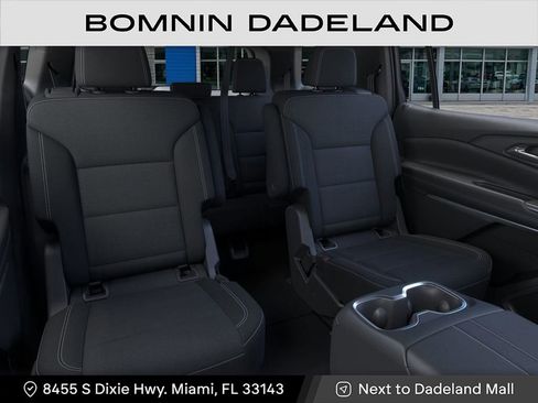 New 2025 Chevrolet Traverse LT image 18