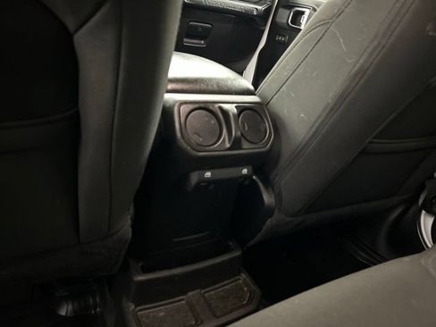 Used 2023 Jeep Wrangler Unlimited AWD/4WD image 25