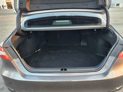 Used 2019 Toyota Camry LE image 14