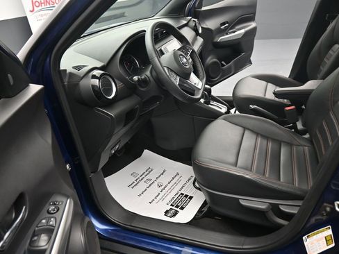 Used 2020 Nissan Kicks SR w/ SR Premium Package FWD image 17