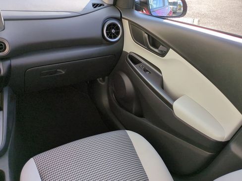 Certified 2023 Hyundai Kona SE image 16