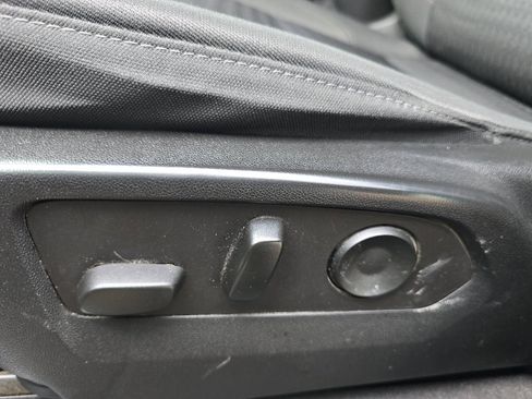 Used 2022 Chevrolet Silverado 1500 LT w/ Z71 Off-Road Package image 12