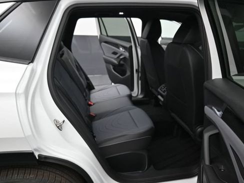 New 2026 Volkswagen Tiguan SE R-Line FWD image 13