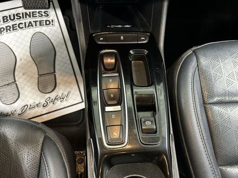 Used 2022 Chevrolet Bolt EUV LT w/ Convenience Package FWD image 17