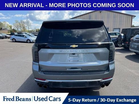 Used 2025 Chevrolet Suburban Premier w/ Sun And Tow Package image 7