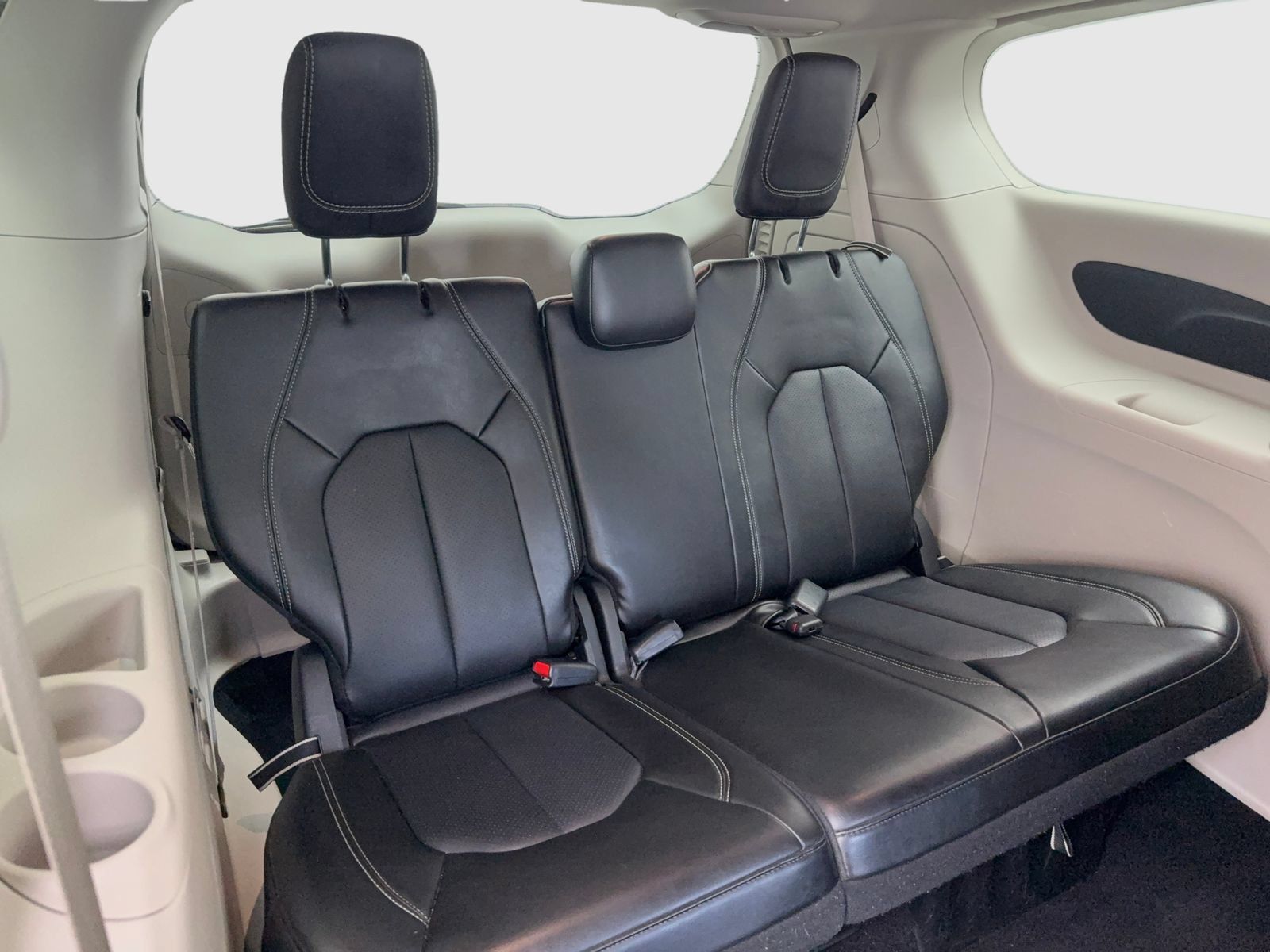 Used 2024 Chrysler Pacifica Limited FWD image 43