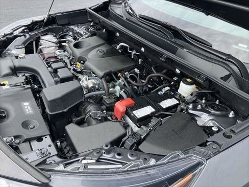 Certified 2025 Toyota RAV4 LE FWD image 33
