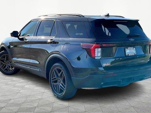 Certified 2025 Ford Explorer ST-Line w/ ST-Line Street Pack image 10