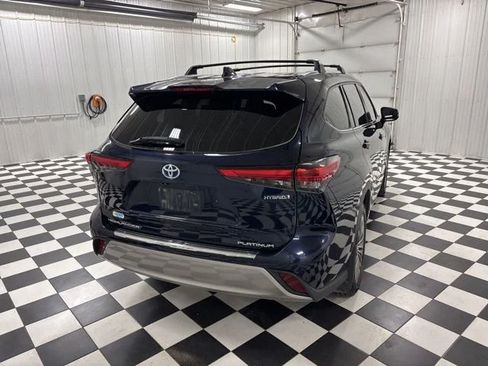 Used 2021 Toyota Highlander Platinum AWD/4WD image 4
