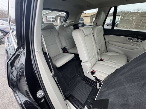 Used 2018 Volvo XC90 T6 Momentum w/ Convenience Package image 28