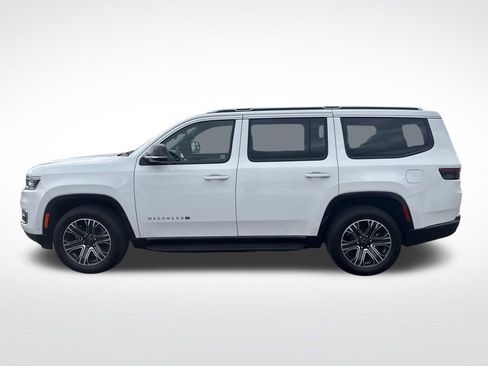 Used 2025 Jeep Wagoneer 4WD image 2