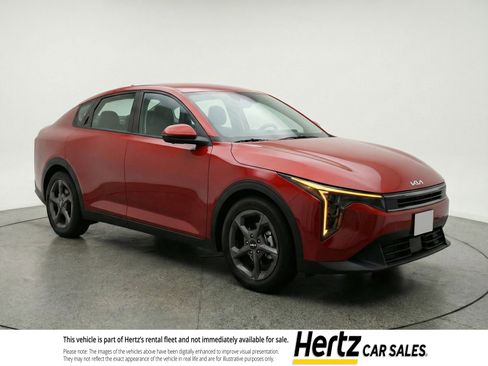 Used 2025 Kia K4 LXS image 1