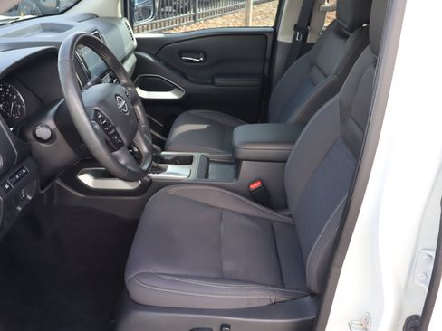 Used 2023 Nissan Frontier SV w/ Technology Package image 19