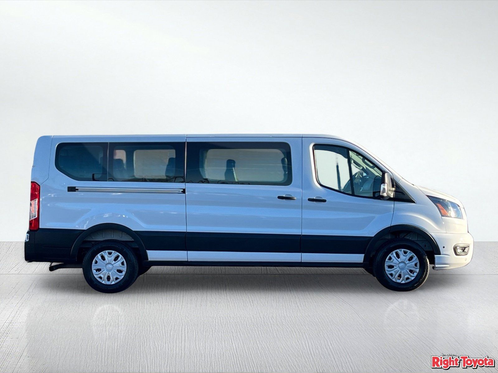 Used 2025 Ford Transit 350 XLT RWD image 7