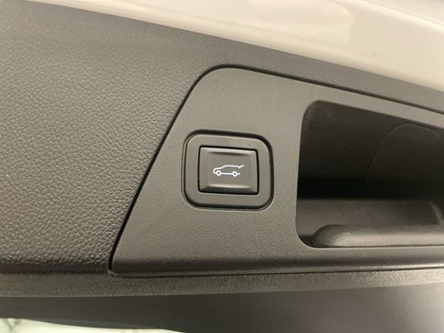 Used 2019 Buick Envision Essence FWD image 30