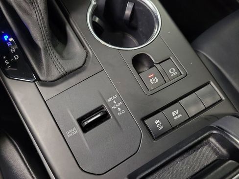 Used 2020 Toyota Highlander XLE image 16