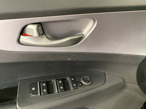 Used 2022 Kia Forte LXS FWD image 14