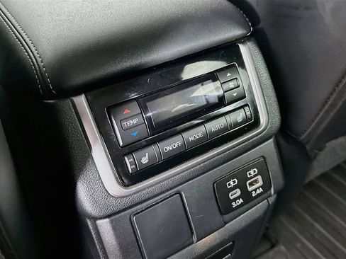 Used 2024 Subaru Ascent Limited w/ Technology Package AWD/4WD image 34
