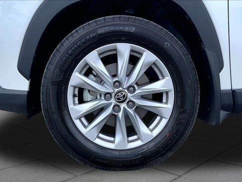 Certified 2026 Toyota Corolla Cross LE FWD image 11