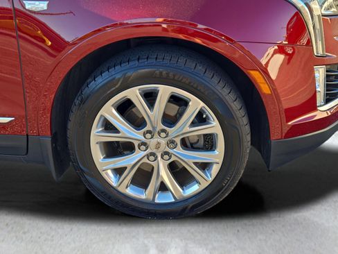 Used 2017 Cadillac XT5 Platinum image 3