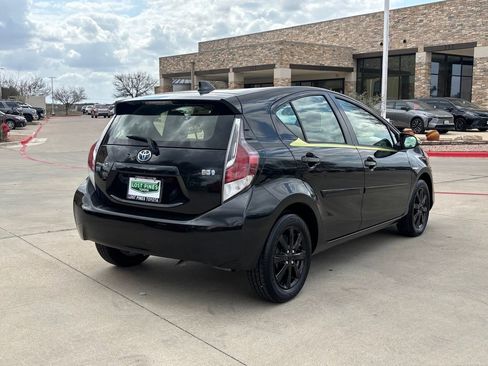 Used 2016 Toyota Prius C Persona Series image 4