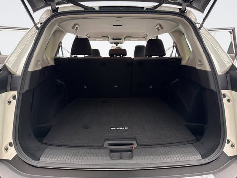 Used 2023 Nissan Rogue SV image 21