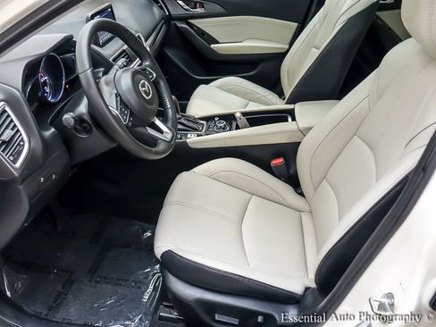 Used 2018 MAZDA MAZDA3 Grand Touring image 10
