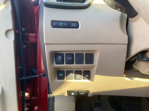 Used 2015 Nissan Rogue SV image 12