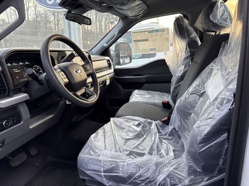 New 2025 Ford F350 XLT w/ FX4 Off-Road Package AWD/4WD image 9