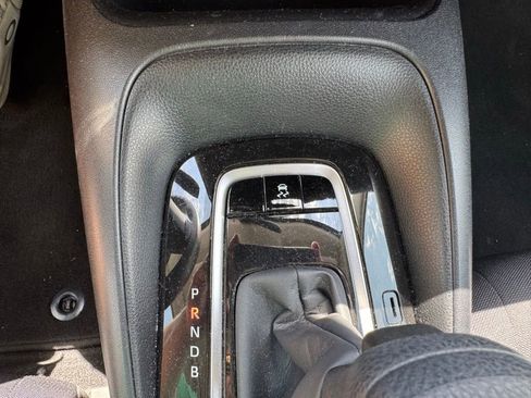 Used 2021 Toyota Corolla LE w/ Carpet Mat Package (TMS) FWD image 17