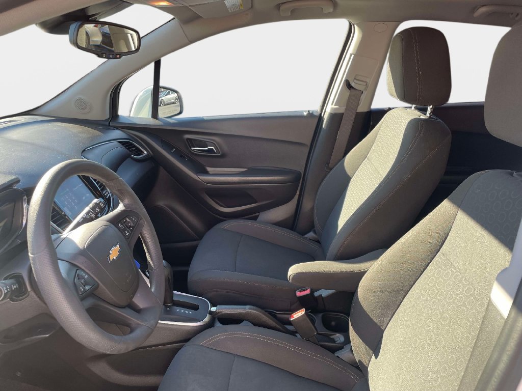Used 2022 Chevrolet Trax LS w/ Tint and Cruise Package FWD image 22