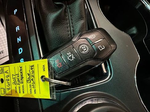Used 2017 Ford Explorer XLT w/ Equipment Group 201A AWD/4WD image 16