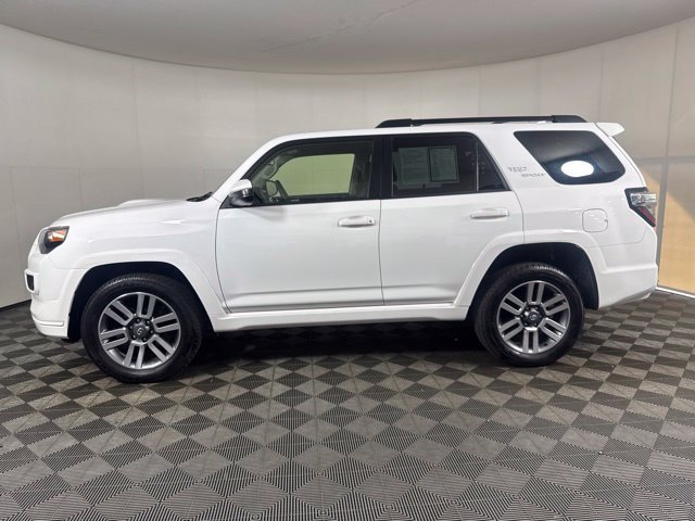 Used 2024 Toyota 4Runner TRD Sport AWD/4WD image 7