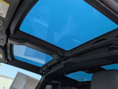 Used 2024 GMC Hummer EV 2X AWD/4WD image 19