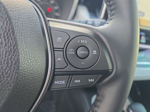 Used 2025 Toyota Corolla SE image 23