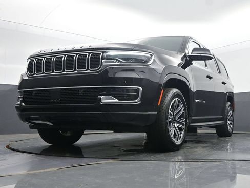 Used 2025 Jeep Wagoneer 4WD image 53