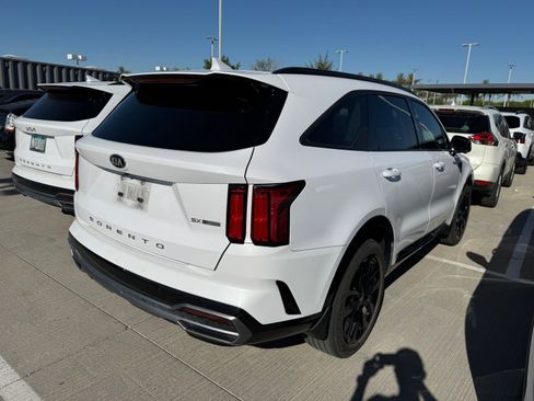 Used 2021 Kia Sorento SX image 4