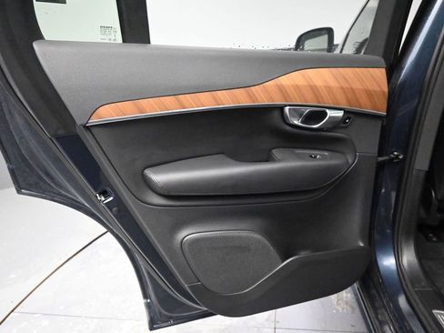 Used 2024 Volvo XC90 B6 Plus image 25