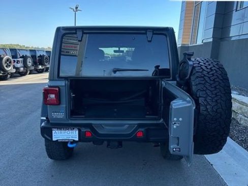 Used 2022 Jeep Wrangler Unlimited Rubicon 4xe AWD/4WD image 11