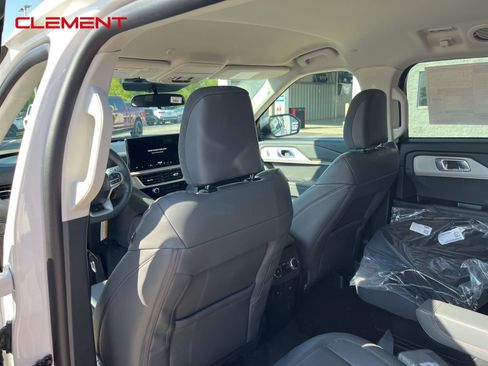 New 2025 Ford Explorer Active w/ Active Comfort Package image 33