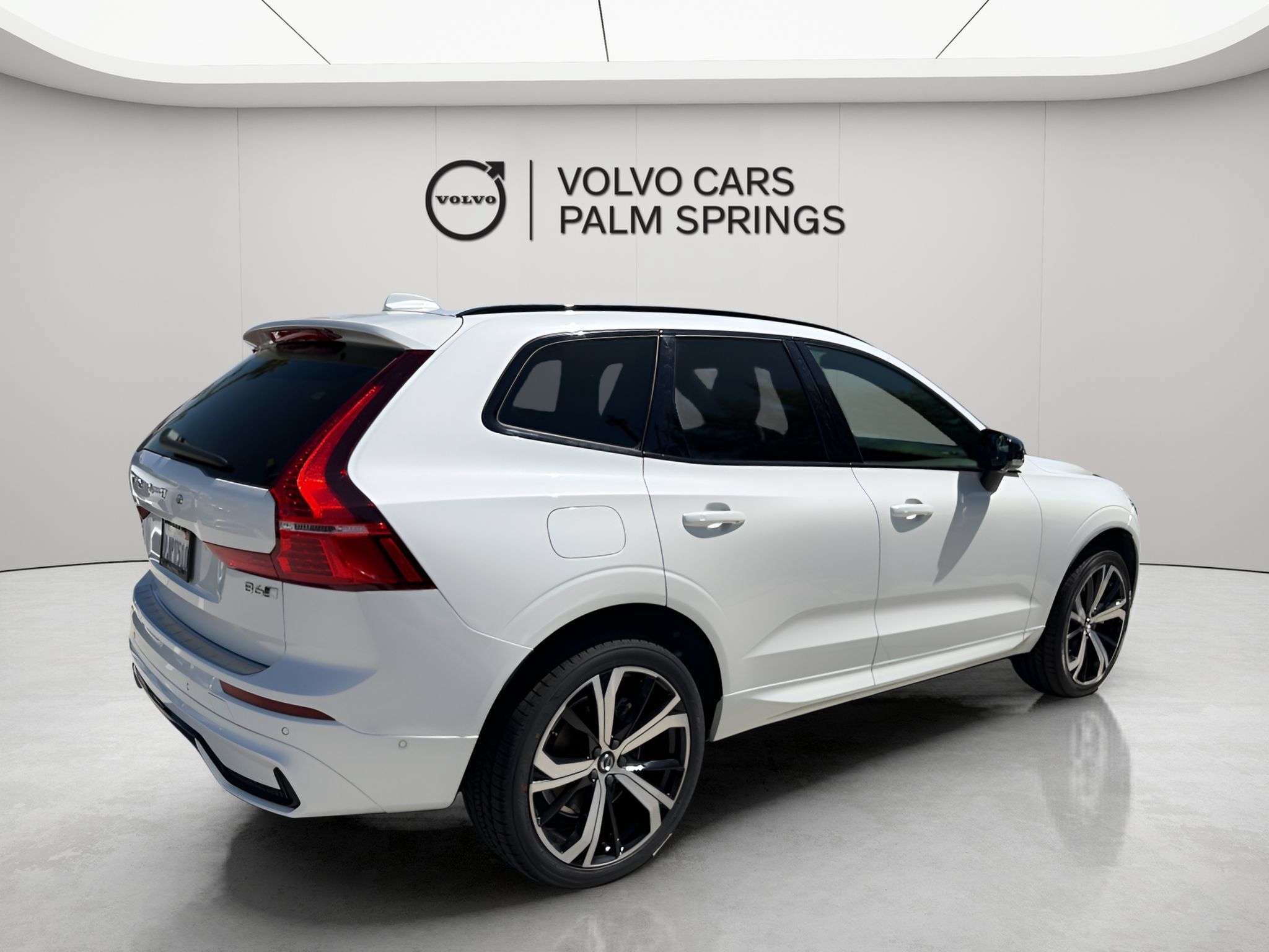 Used 2023 Volvo XC60 B6 Ultimate w/ Protection Package Premier AWD/4WD image 6