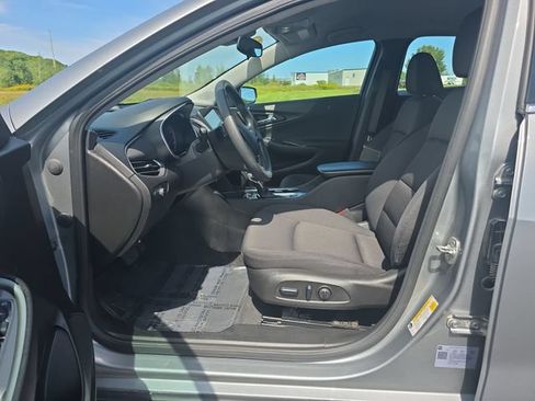 Used 2025 Chevrolet Malibu LT FWD image 11