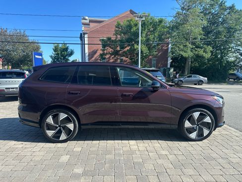 Used 2025 Volvo EX90 Ultra AWD/4WD image 7