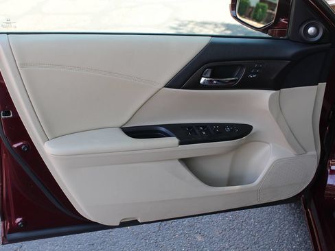 Used 2013 Honda Accord EX-L image 9