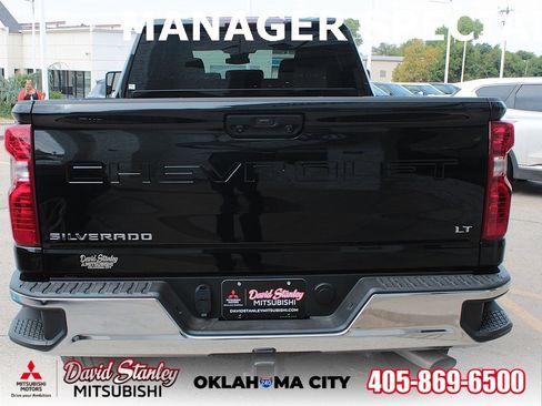 Used 2024 Chevrolet Silverado 2500 LT w/ Convenience Package image 10