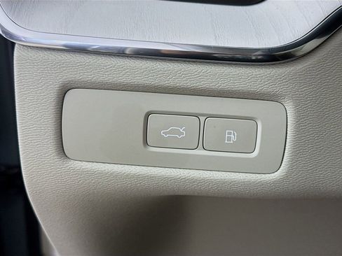 New 2026 Volvo XC60 T8 Ultra w/ Protection Package Premier image 10