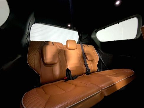 Used 2023 Chrysler Pacifica Pinnacle FWD image 24