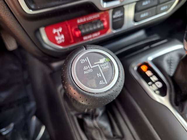 Certified 2025 Jeep Gladiator Mojave AWD/4WD image 28