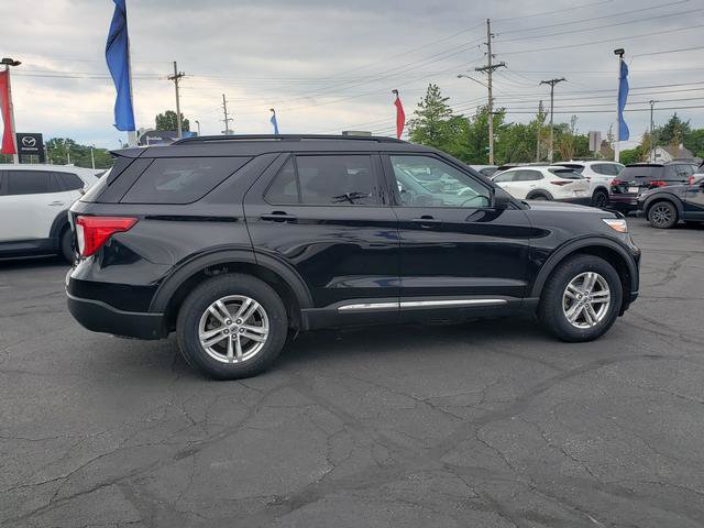 Used 2021 Ford Explorer XLT w/ Equipment Group 202A AWD/4WD image 8
